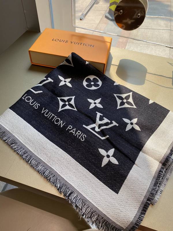 Louis Vuitton Scarf LVC00514